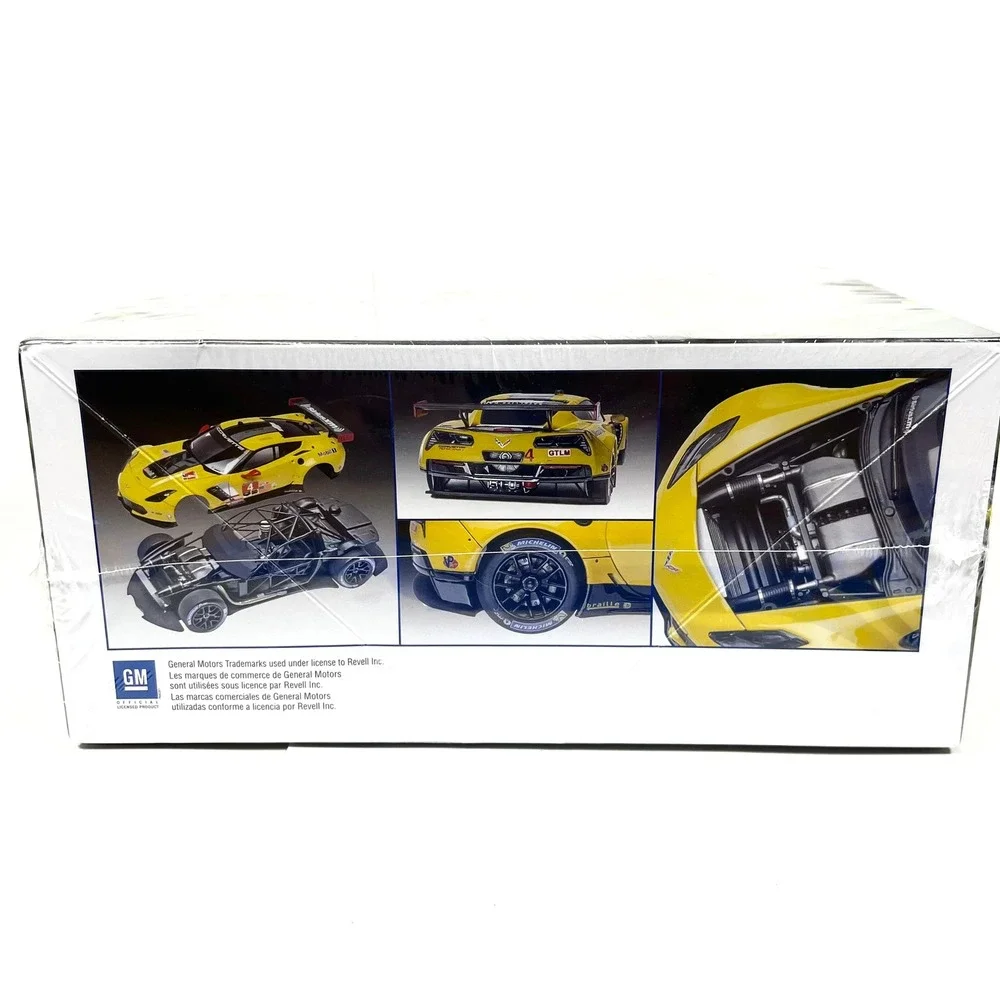 Revell Corvette C7.R 1:25 Scale Plastic Model Car Kit 85-4304 Skill Level 4 NEW